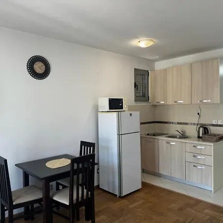 Apartment Montreal Budva